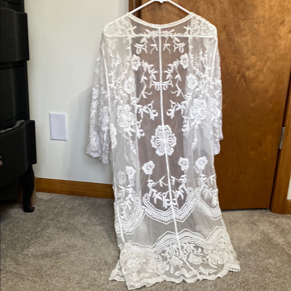Elegant White Lace Kimono